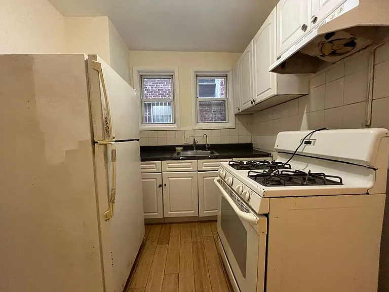 180 Bergen Ave #2 — Photo 13