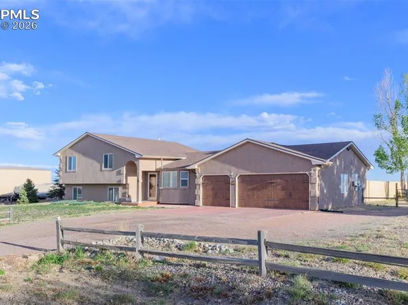 758 E Woodleaf Dr, Pueblo West, CO 81007