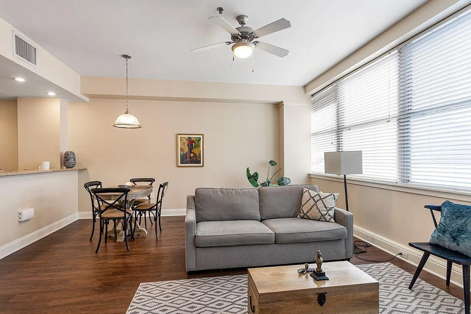 1 bed, 2.0 bath, 430 sqft, $4,250 — Photo 3
