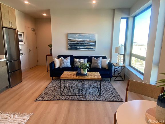 4th image of 3945 Judah St #305