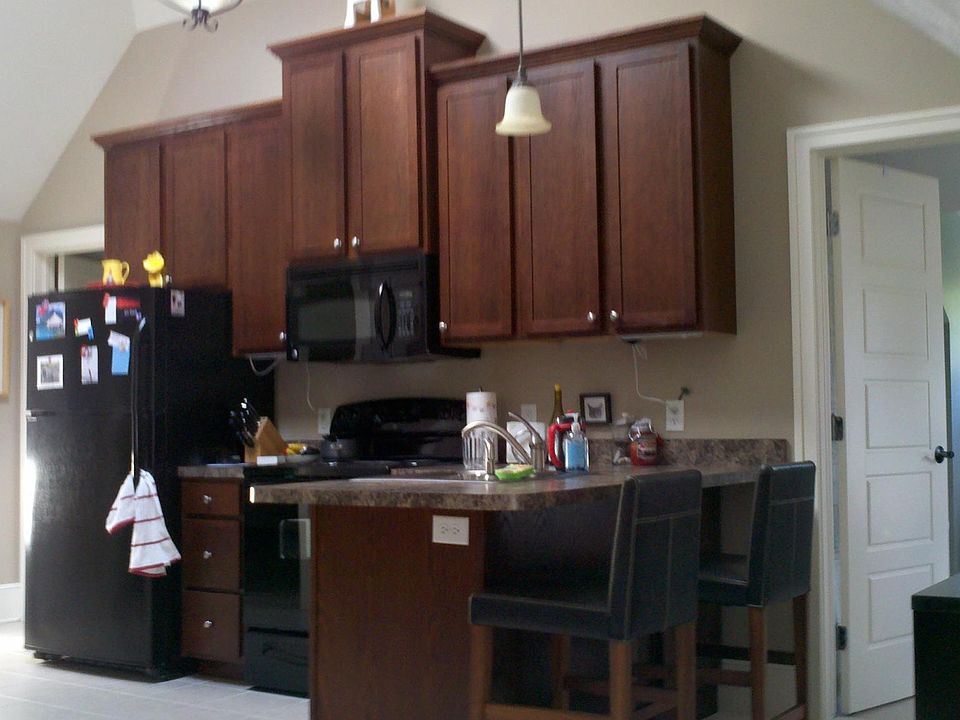 1st image of 407 Madison Ave SE APT 6