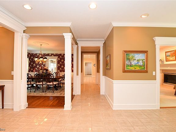 5th image of 7130 Fox Ledges Ln