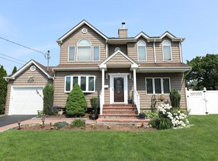 53 Fieldstone Dr, Syosset, NY 11791