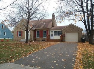 17 18th Ave S, Hopkins, MN 55343