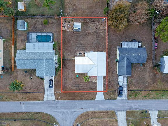 4th image of 1202 SW Granadeer Street