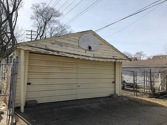 2nd image of 16251 Sussex St