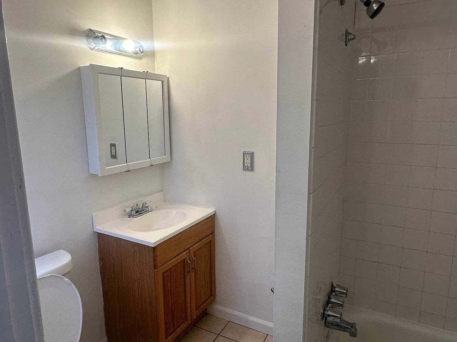 2 bed, 900 sqft, $950 — Photo 4