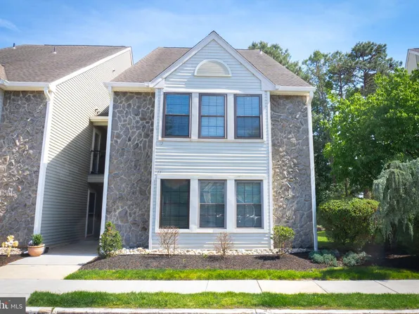 15 Provincetown Dr, Marlton, NJ 08053