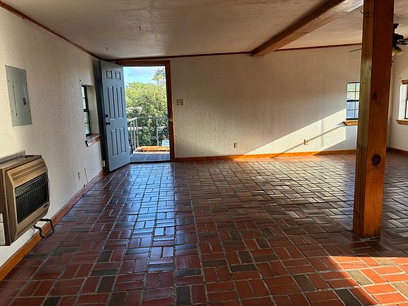 5th image of 3701 S Van Buren St