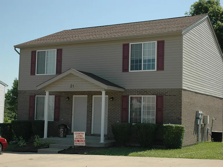 215 Wheat Ct — Photo 1