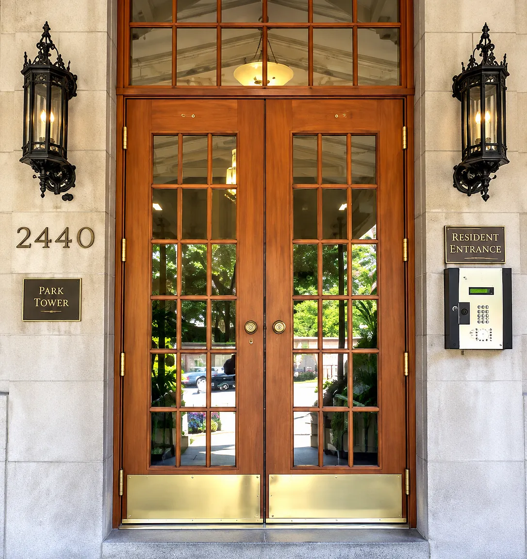 2 bed, 980 sqft, $3,350 — Photo 3
