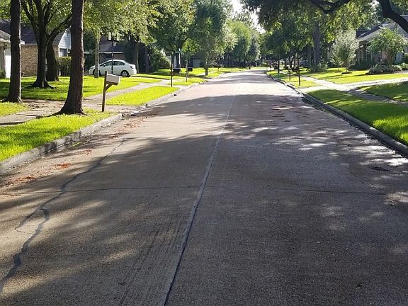 5th image of 1313 Bayou Oak Dr