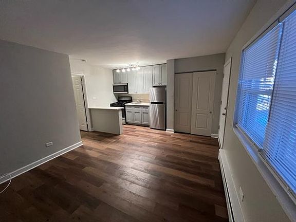 2nd image of 6034 N California Ave #102