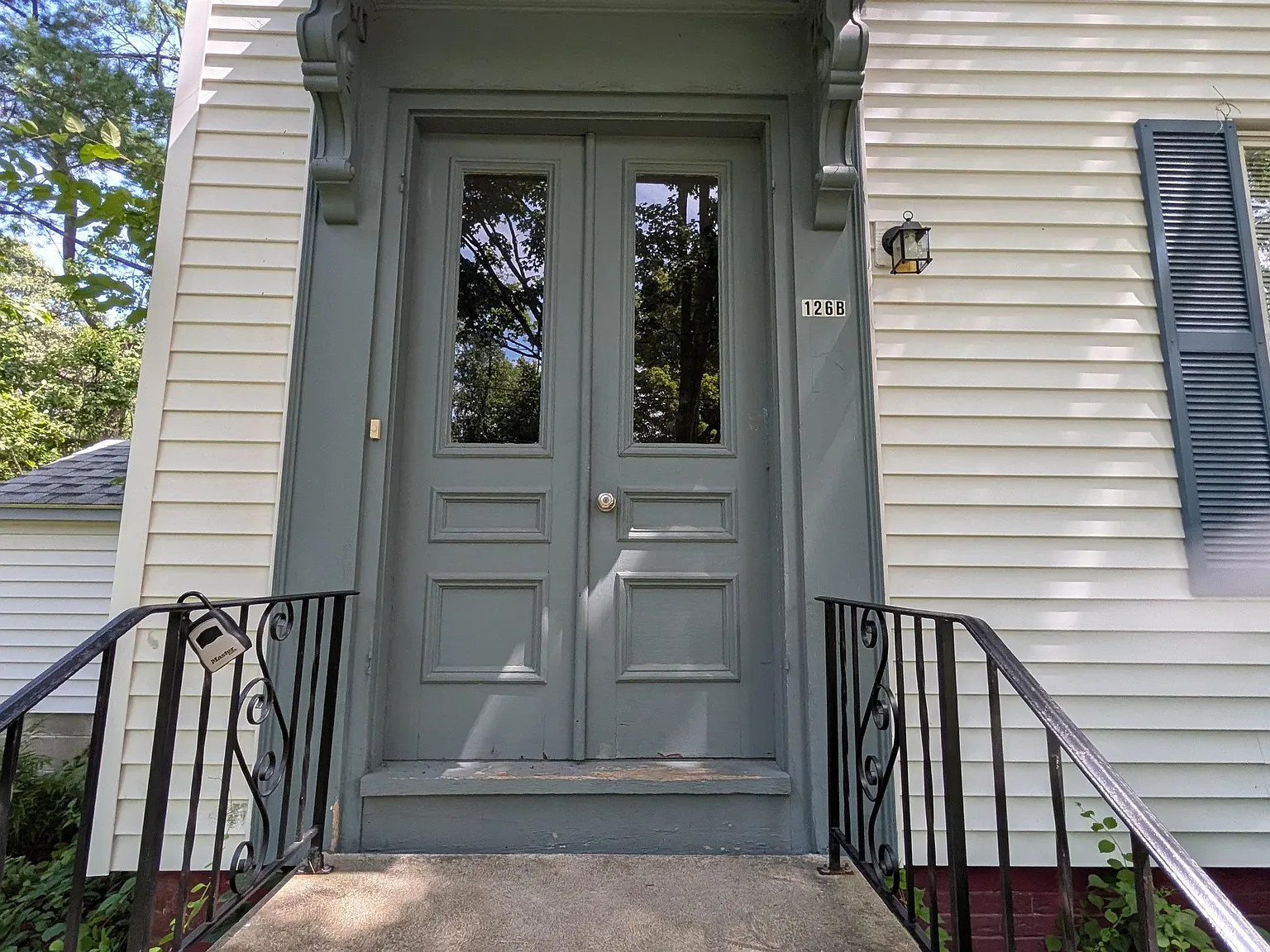 2 bed, 1.0 bath, 900 sqft, $1,950 — Photo 2