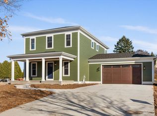 1032 N Grant St, Port Washington, WI 53074