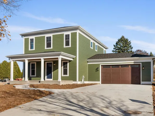 1032 North Grant STREET, Port Washington, WI 53074