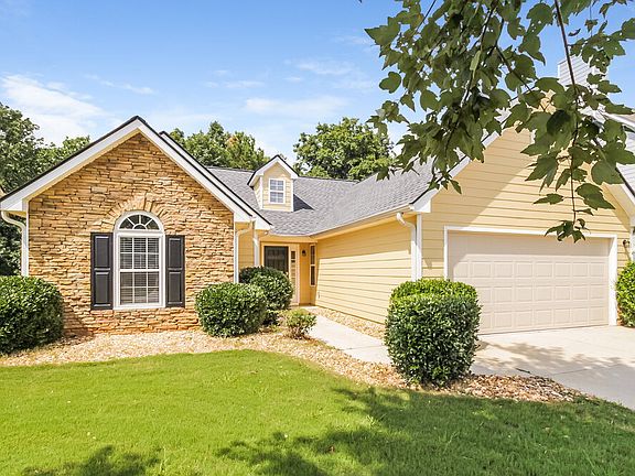 3rd image of 526 Firethorn Ct