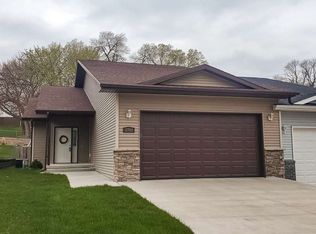 1703 S Saint Aubin St, Sioux City, IA 51106