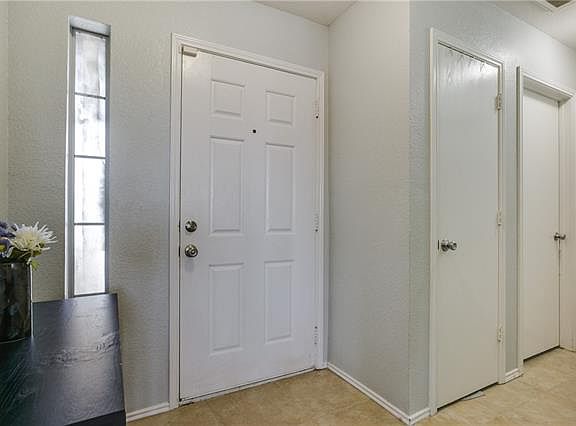 5th image of 908 Buffalo Springs Dr