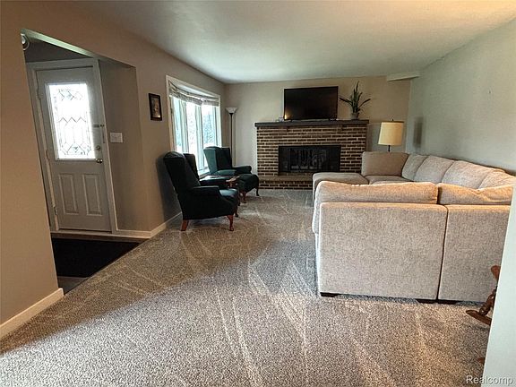 5th image of 106 N Brownson Ave