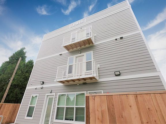 3rd image of 1910 E Mill Plain Blvd #202