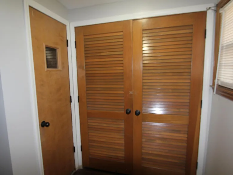 220 NW Highland Ln — Photo 16