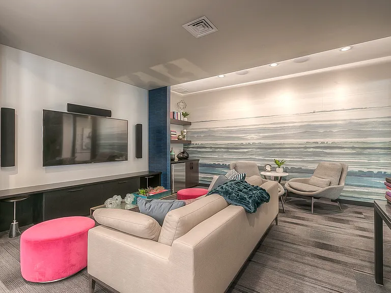 The Royale at CityPlace — Photo 35