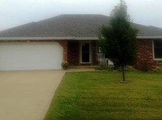 8400 Old Highway Rd, Dubuque, IA 52068