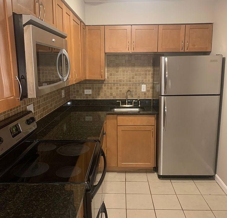 1st image of 3825-402 N Pine Grove Ave