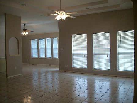 5th image of 2400 Idela Ave
