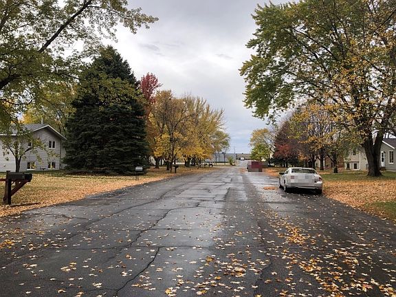 4th image of 135 36th Ave N