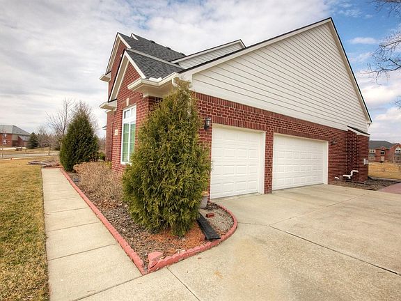 5th image of 49126 Castleford Dr