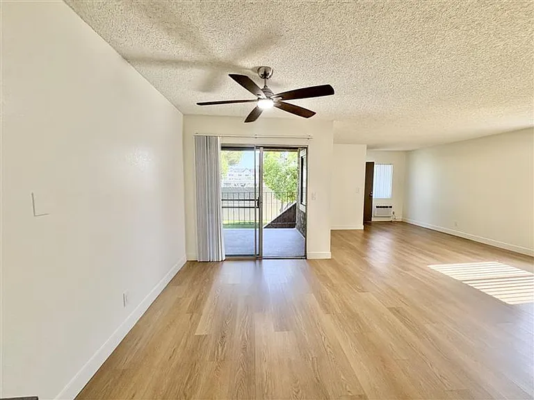 Baylor Apartments - 7531 — Photo 9