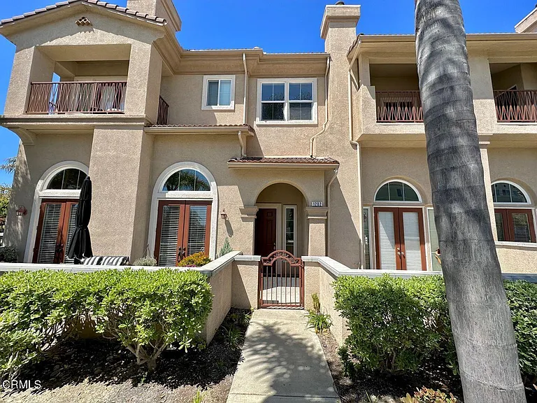 1202 Bayside Cir — Photo 2