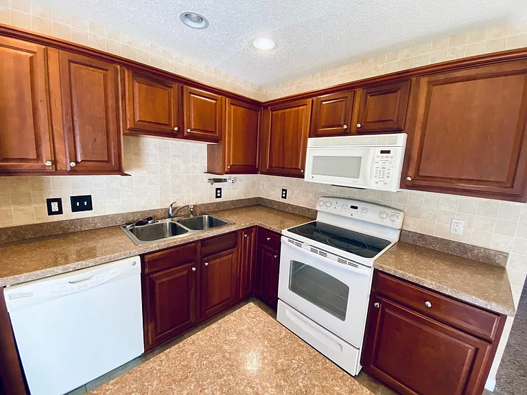 Kitchen 3_10052021