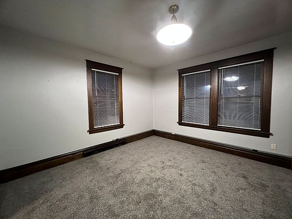 5th image of 1131 College St N #A