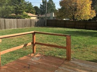 2834 W Katella Ln, Springfield, MO 65807