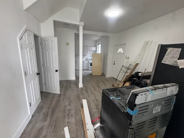 (undisclosed Address), Ridgewood, NY 11385