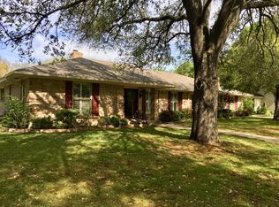 4208 Ridglea Country Club Dr, Benbrook, TX 76126