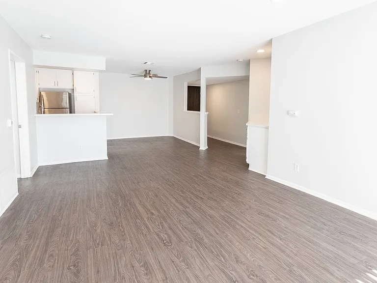 5235 Kester Ave — Photo 48