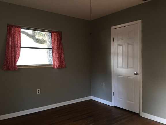 5th image of 2113 NE 2nd St