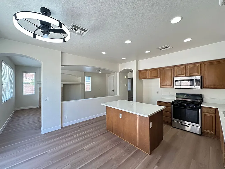 11420 Drappo Ave — Photo 5