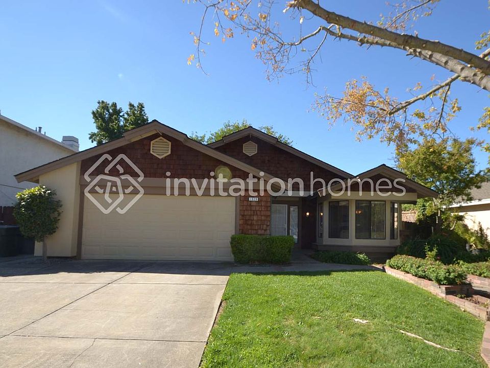 1st image of 1929 Oak Bluff Way