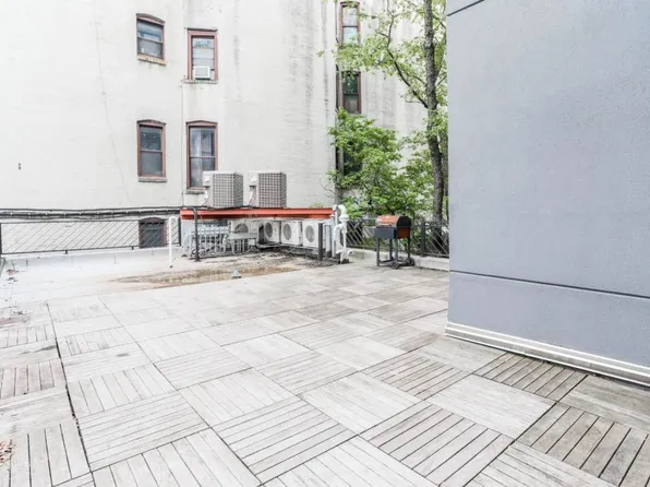 681 Franklin Avenue image 1 of 5