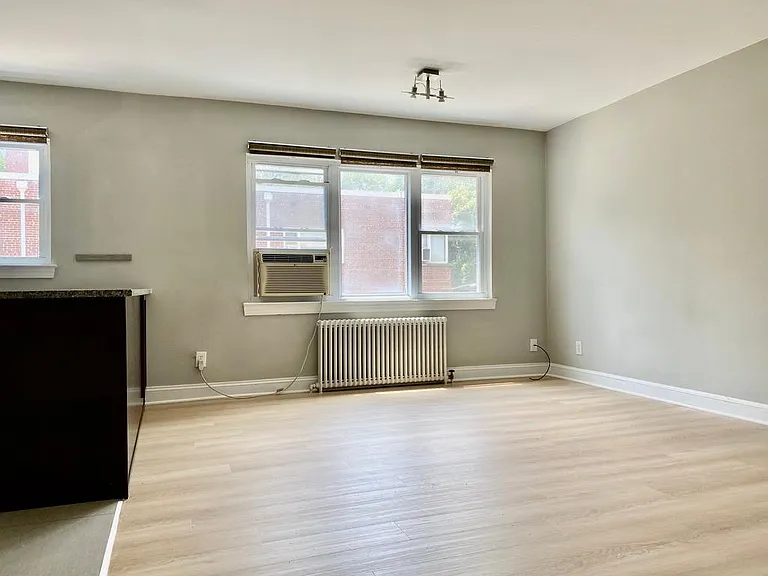 2339 40th Pl NW #304 — Photo 5