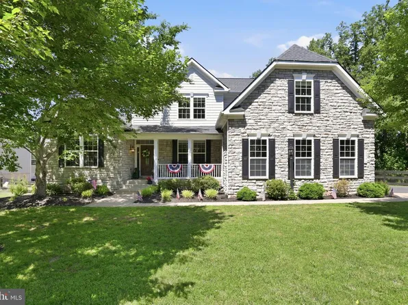 8046 Side Hill Dr, Warrenton, VA 20187