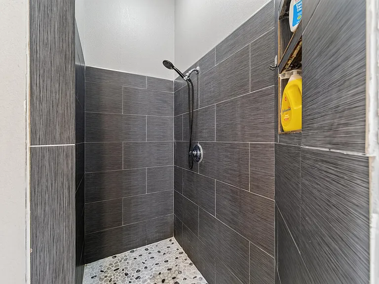 4059 SW Kamsler St — Photo 23