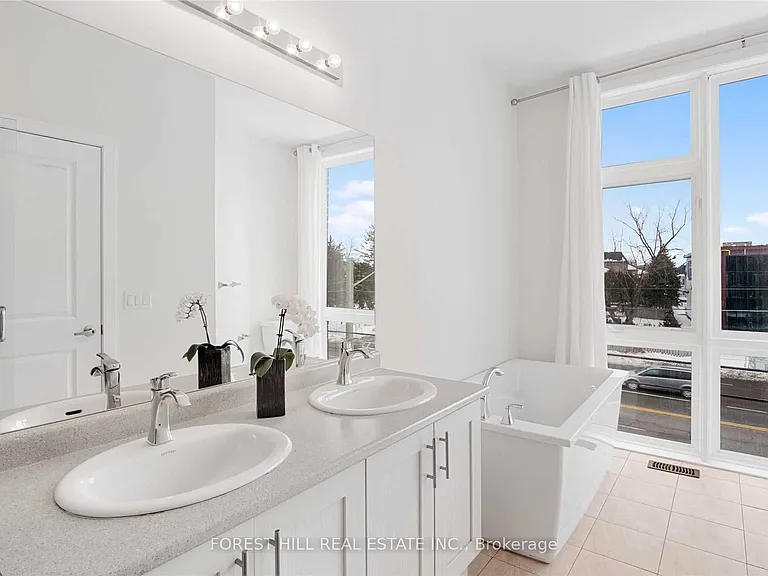 9144 Bathurst St — Photo 34