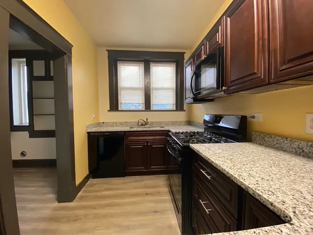 1 bed, 650 sqft, $1,150 — Photo 4