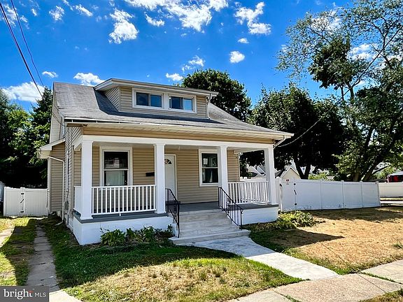 2nd image of 1911 48th St